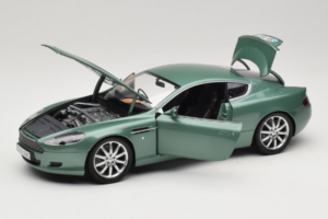 Aston Martin DB9 Green Minichamps 1:18 150137322 Diecast - image 2 of 8