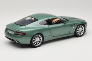 Aston Martin DB9 Green Minichamps 1:18 150137322 Diecast - image 3 of 8