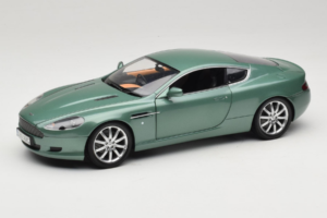 Aston Martin DB9 Green Minichamps 1:18 150137322 Diecast