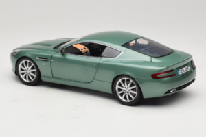 Aston Martin DB9 Green Minichamps 1:18 150137322 Diecast - image 7 of 8