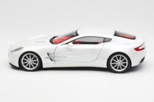 Aston Martin One-77 Morning Frost White AUTOart 1:18 70244 Diecast - image 4 of 8