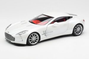 Aston Martin One-77 Morning Frost White AUTOart 1:18 70244 Diecast