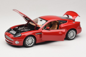 Aston Martin V12 Vanquish Red Bburago 1:18 33334063 Diecast - image 2 of 8