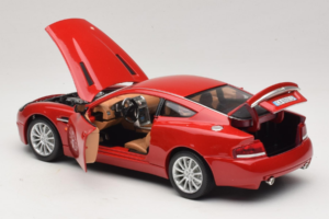 Aston Martin V12 Vanquish Red Bburago 1:18 33334063 Diecast - image 5 of 8