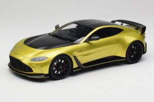 Aston Martin V12 Vantage Final Edition Cosmopolitan Yellow TopSpeed 1:18 TS0453 Diecast