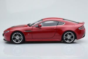 Aston Martin V12 Vantage Red AUTOart 1:18 70208 Diecast - image 4 of 8