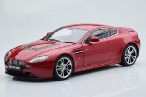 Aston Martin V12 Vantage Red AUTOart 1:18 70208 Diecast