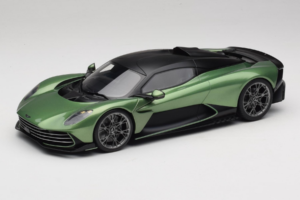 Aston Martin Valhalla Iridescent Emerald Green GT Spirit 1:18 GT558 Resin