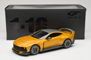 Aston Martin Valiant Auric Gold Metallic GT Spirit 1:18 GT546 Resin - image 6 of 6