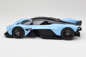 Aston Martin Valkyrie Racing Blue GT Spirit 1:18 GT915 Resin - image 3 of 6