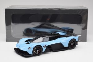 Aston Martin Valkyrie Racing Blue GT Spirit 1:18 GT915 Resin - image 6 of 6