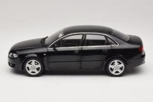 Audi A4 B6 3.2 Quattro Black Minichamps 1:18 5010404125 Diecast - image 4 of 8