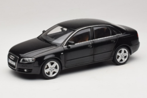 Audi A4 B6 3.2 Quattro Black Minichamps 1:18 5010404125 Diecast