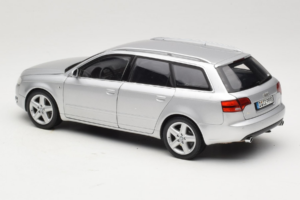 Audi A4 B7 3.2 Quattro Avant Silver Minichamps 1:18 5010404215 Diecast - image 7 of 8