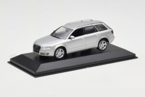Audi A4 B7 Avant Silver Minichamps 1:43 AUDI009 Diecast - image 2 of 4