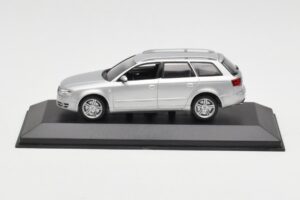 Audi A4 B7 Avant Silver Minichamps 1:43 AUDI009 Diecast