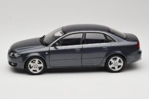 Audi A4 B7 Grey Metallic Minichamps 1:18 100014400 Diecast - image 4 of 8