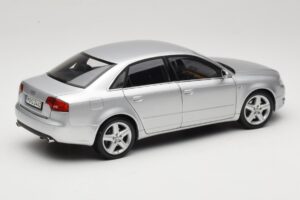 Audi A4 B8 3.2 Quattro Silver Minichamps 1:18 5010404115 Diecast - image 3 of 8