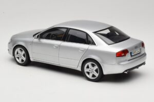 Audi A4 B8 3.2 Quattro Silver Minichamps 1:18 5010404115 Diecast - image 7 of 8