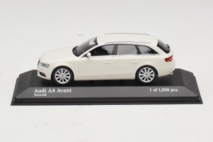Audi A4 B8 Avant White Minichamps 1:43 410011010 Diecast