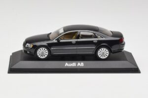 Audi A8 D3 Phantom Black Minichamps 1:43 5010508133 Diecast