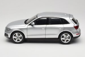 Audi Q5 8R Ice Silver Kyosho 1:18 09242IS Diecast - image 4 of 8