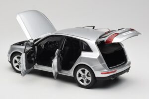 Audi Q5 8R Ice Silver Kyosho 1:18 09242IS Diecast - image 5 of 8