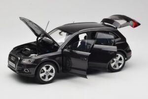 Audi Q5 8R Lava Grey Kyosho 1:18 09242LG Diecast - image 2 of 8