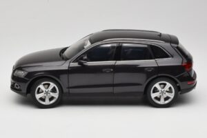 Audi Q5 8R Lava Grey Kyosho 1:18 09242LG Diecast - image 4 of 8