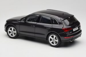 Audi Q5 8R Lava Grey Kyosho 1:18 09242LG Diecast - image 7 of 8
