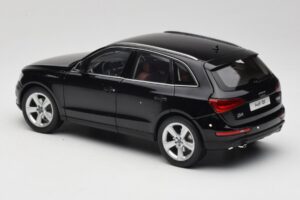 Audi Q5 8R Phantom Black Kyosho 1:18 09242BK Diecast - image 7 of 8