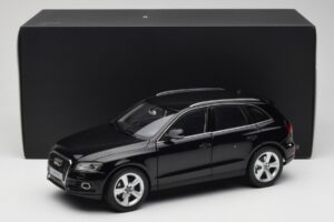Audi Q5 8R Phantom Black Kyosho 1:18 09242BK Diecast - image 8 of 8