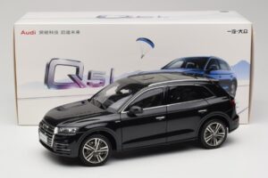 Audi Q5L FY Black Paudi Model 1:18 26732 Diecast - image 8 of 8