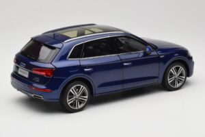 Audi Q5L FY Blue Paudi Model 1:18 33729 Diecast - image 3 of 8