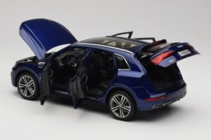 Audi Q5L FY Blue Paudi Model 1:18 33729 Diecast - image 5 of 8