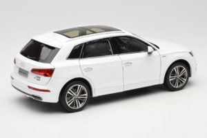 Audi Q5L FY White Paudi Model 1:18 30694 Diecast - image 3 of 8