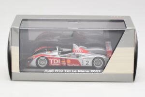 Audi R10 TDI LMP1 #2 R. Capello / T. Kristensen / A. McNish 24 Hours of Le Mans 2007 Minichamps 1:43 5020700223 Diecast - image 4 of 4