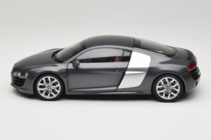 Audi R8 5.2 FSI Quattro Daytona Grey Kyosho 1:18 09216DG Diecast - image 4 of 7