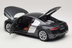 Audi R8 5.2 FSI Quattro Daytona Grey Kyosho 1:18 09216DG Diecast - image 5 of 7