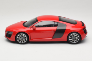 Audi R8 Red Kyosho 1:18 09213R Diecast - image 4 of 8