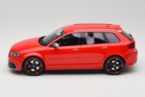 Audi RS3 8P Sportback Red DNA 1:18 DNA000056 Resin - image 3 of 6