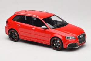 Audi RS3 8P Sportback Red DNA 1:18 DNA000056 Resin - image 4 of 6