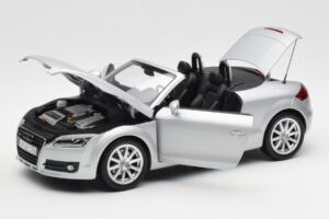 Audi TT 8J Roadster Light Silver Minichamps 1:18 5010500515 Diecast - image 2 of 8