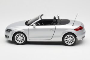 Audi TT 8J Roadster Light Silver Minichamps 1:18 5010500515 Diecast - image 4 of 8