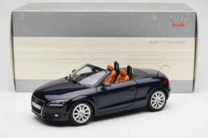 Audi TT 8J Roadster Deep Sea Blue Minichamps 1:18 5010500525 Diecast - image 8 of 8