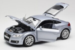 Audi TT 8N RHD Lake Silver Metallic Minichamps 1:18 150015020 Diecast - image 2 of 8