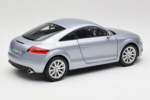 Audi TT 8N RHD Lake Silver Metallic Minichamps 1:18 150015020 Diecast - image 3 of 8