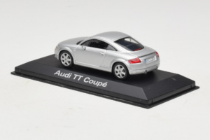 Audi TT 8N Silver Minichamps 1:43 5019800423 Diecast - image 3 of 5