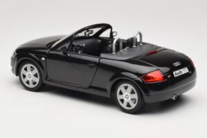 Audi TT 8N Roadster Black Revell 1:18 8980 Diecast - image 7 of 8