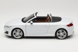 Audi TT 8S Roadster Glacier White Minichamps 1:18 5011400515 Diecast - image 4 of 8